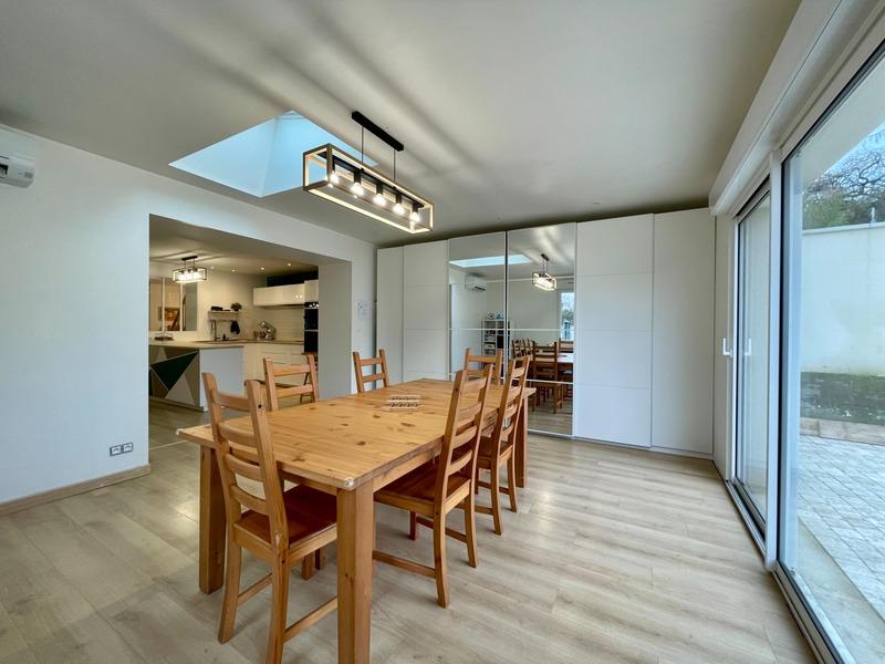 Maison - 143 m² - 5 pièces