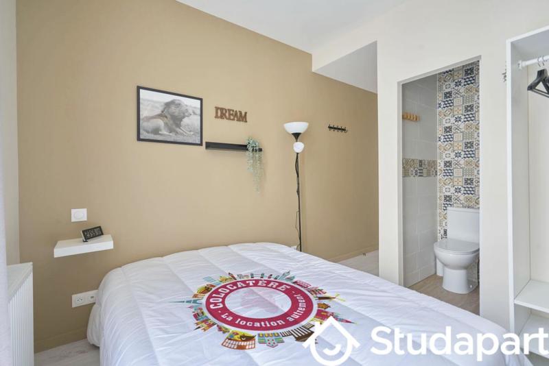 Chambre - 13 m² - 1 pièce