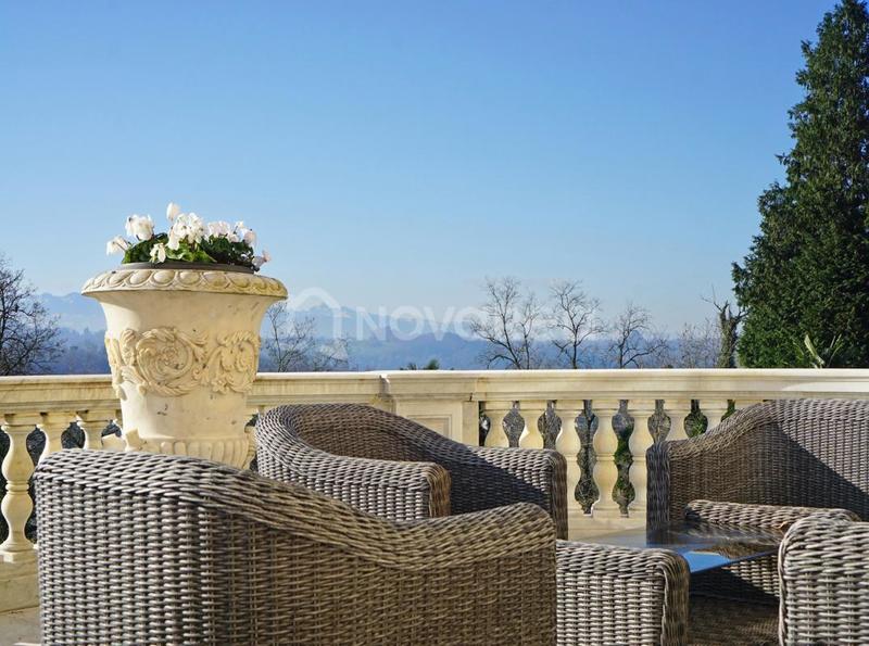 Appartement - 300 m² - 8 pièces