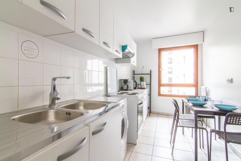 Chambre - 13 m² - 5 pièces