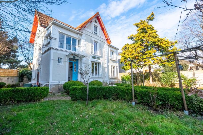 Maison - 180 m² - 7 pièces