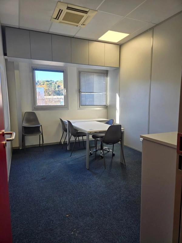 Bureau - 12 m² - 1 pièce