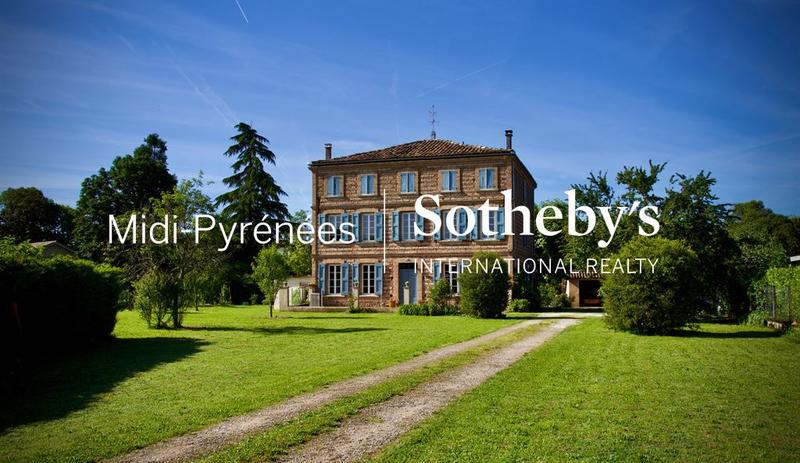 Maison de maîtres - 265 m² - 7 pièces