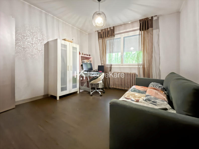 Maison - 180 m² - 6 pièces