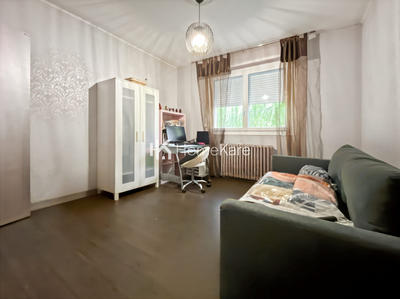 Maison - 180 m² - 6 pièces