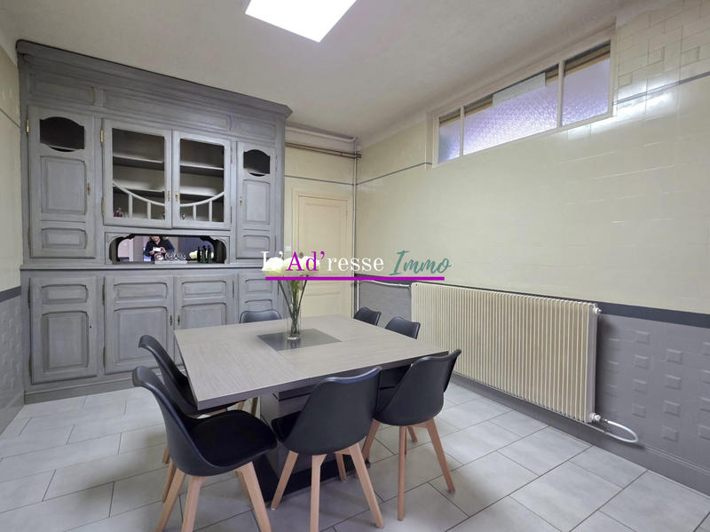 Maison - 290 m² - 10 pièces