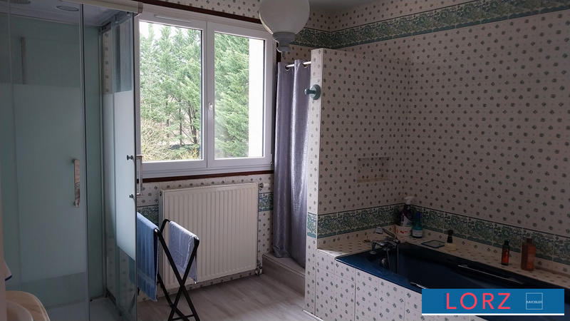 Maison traditionnelle - 327 m² - 8 pièces