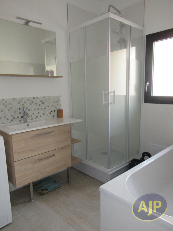 Maison - 75 m² - 5 pièces