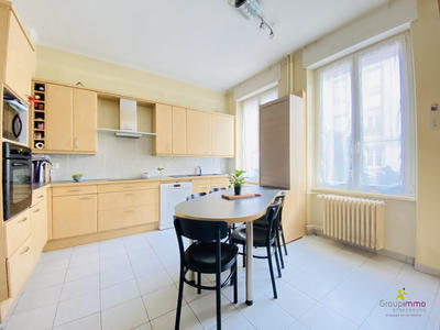 Maison - 195 m² - 8 pièces