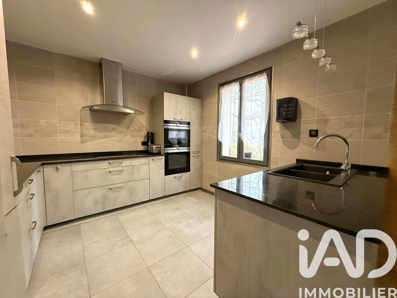 Maison - 209 m² - 6 pièces