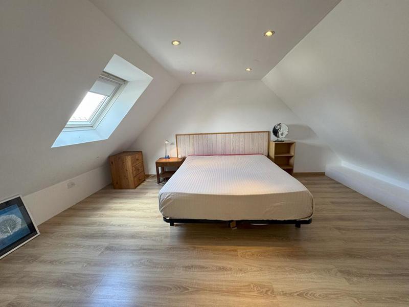 Maison - 212 m² - 9 pièces