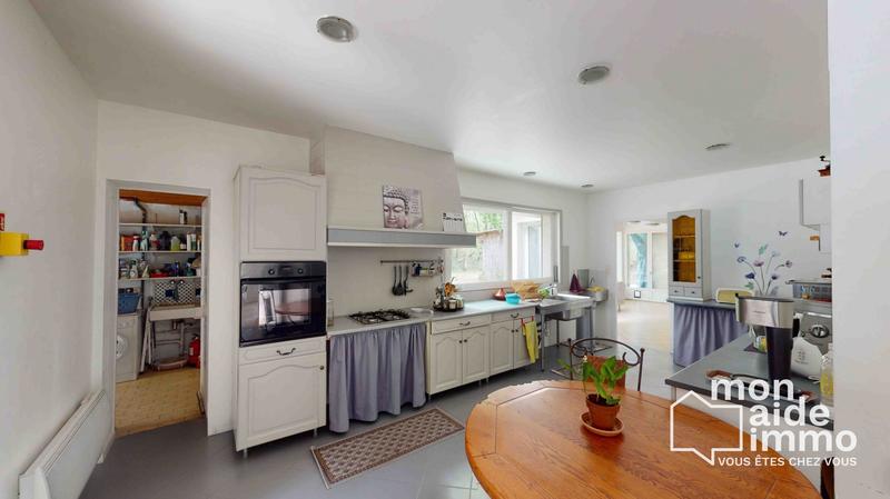 Maison ancienne - 464 m² - 14 pièces