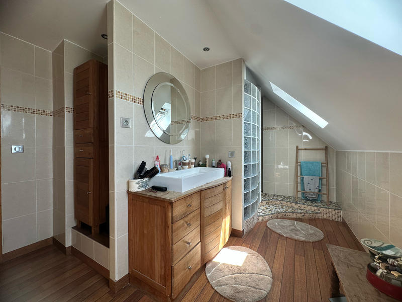 Maison - 105 m² - 7 pièces