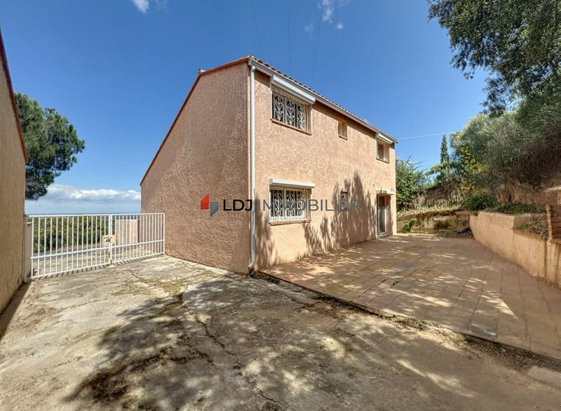 Maison - 122 m² - 5 pièces