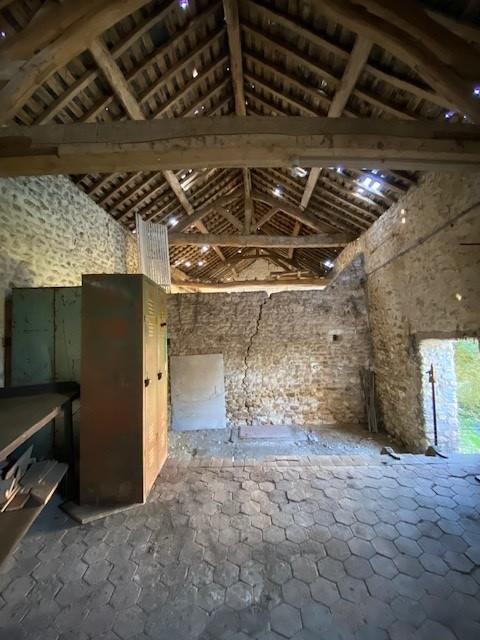 Grange - 85 m² - 1 pièce