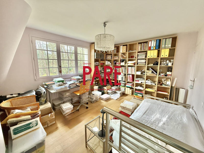 Maison - 205 m² - 6 pièces