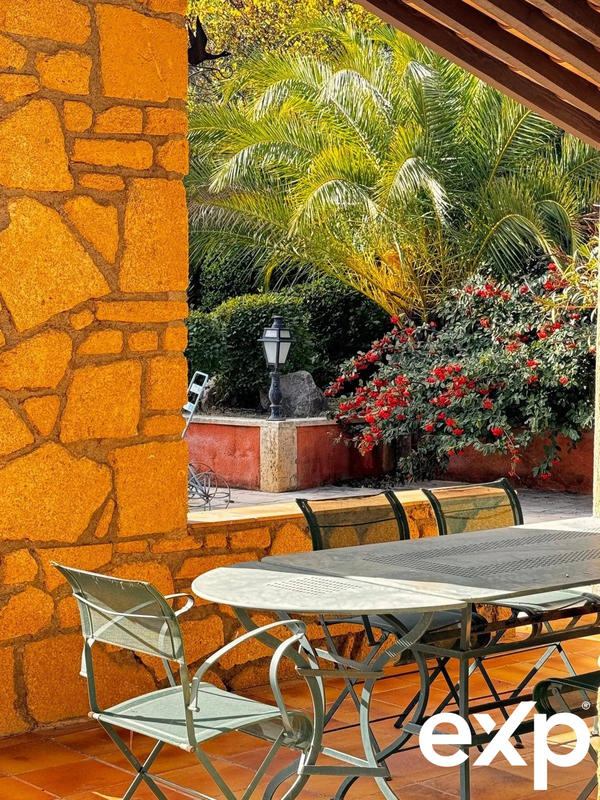 Maison - 195 m² - 8 pièces