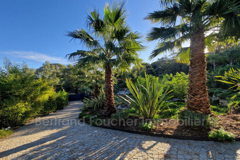 Propriété - 220 m² - 7 pièces