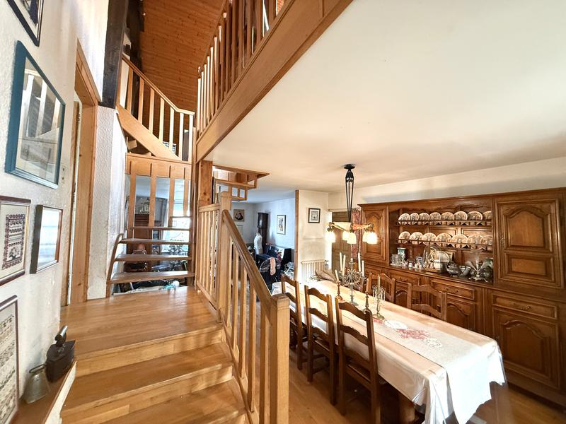 Maison - 210 m² - 5 pièces