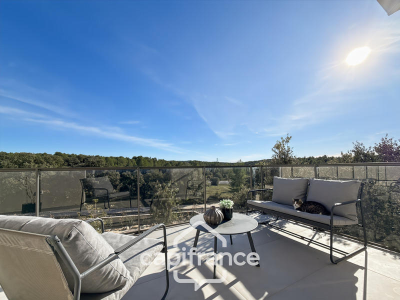 Maison - 220 m² - 8 pièces