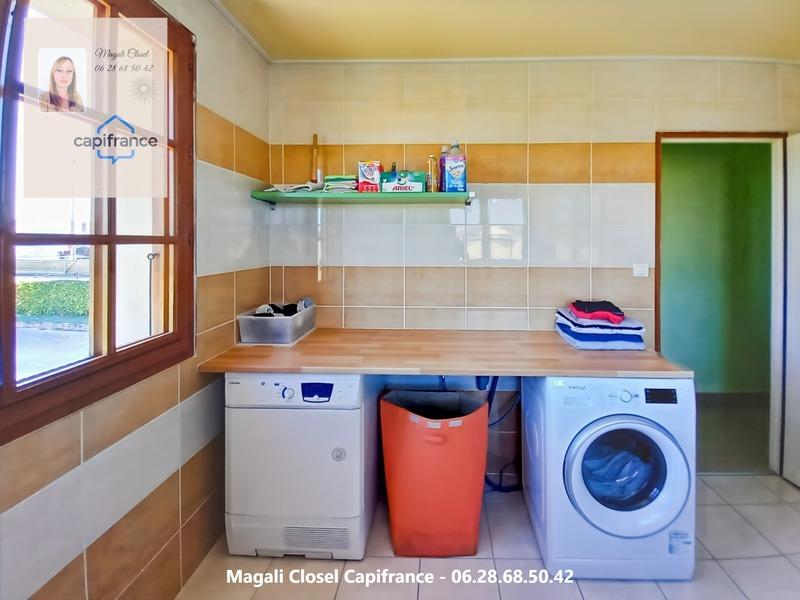 Maison - 216 m² - 9 pièces