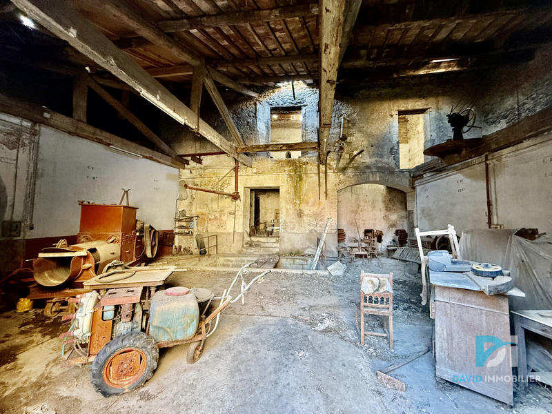 Propriété - 296 m² - 3 pièces