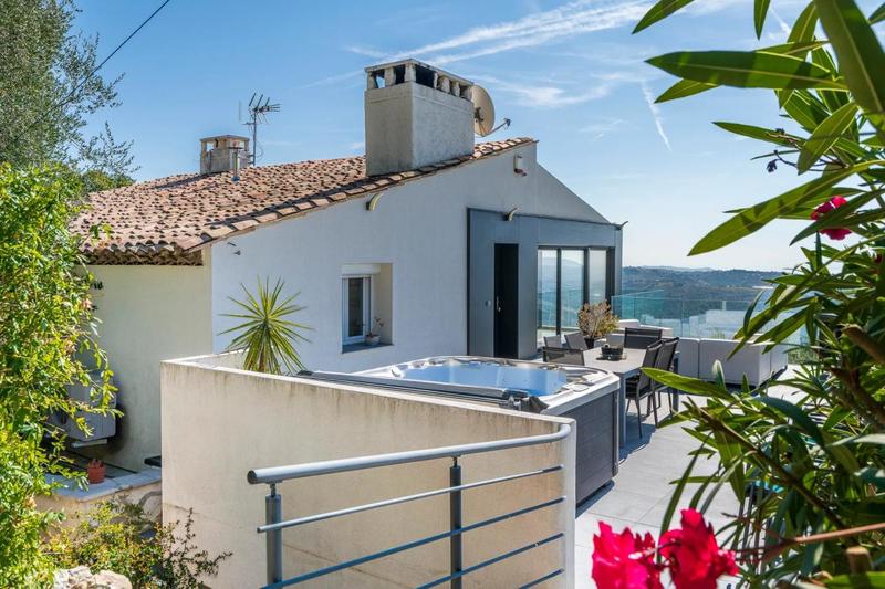 Villa - 233 m² - 8 pièces