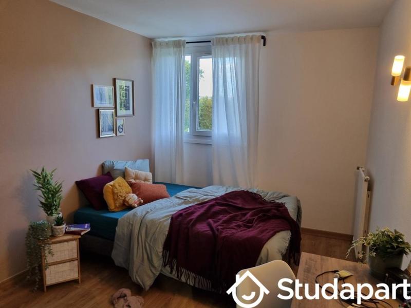 Chambre - 11 m² - 1 pièce