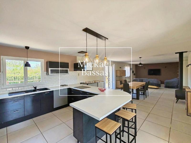 Maison - 122 m² - 4 pièces