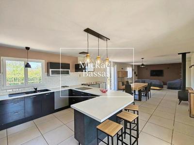 Maison - 122 m² - 4 pièces