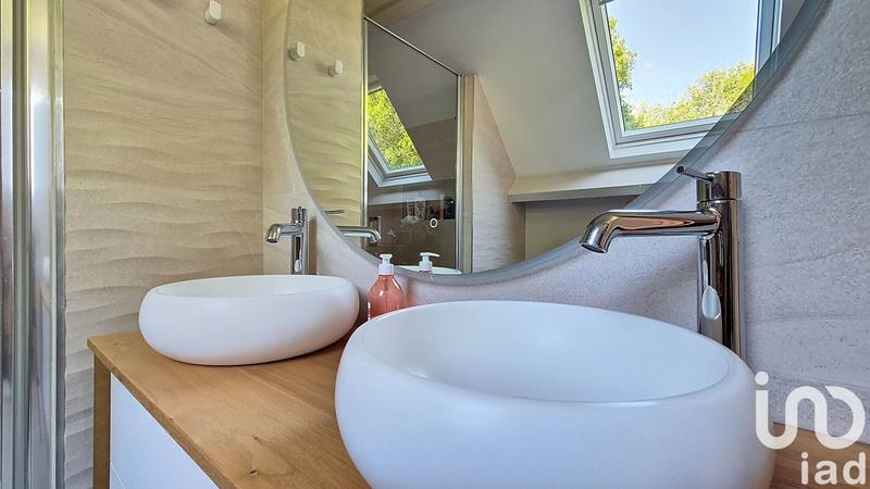 Maison - 210 m² - 7 pièces