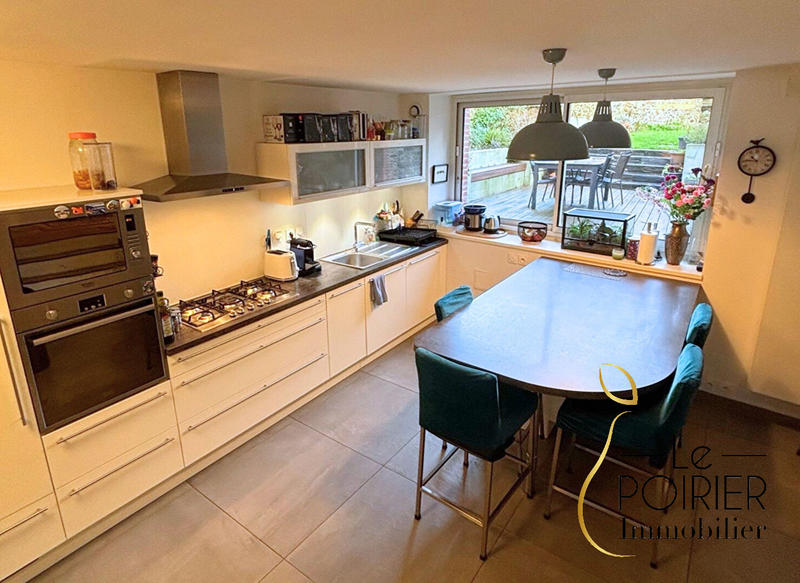 Maison - 197 m² - 7 pièces