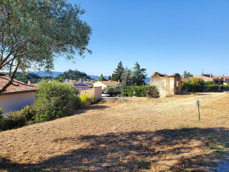 Terrain constructible - 842 m²