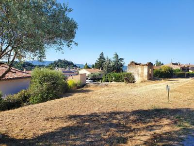 Terrain constructible - 842 m²