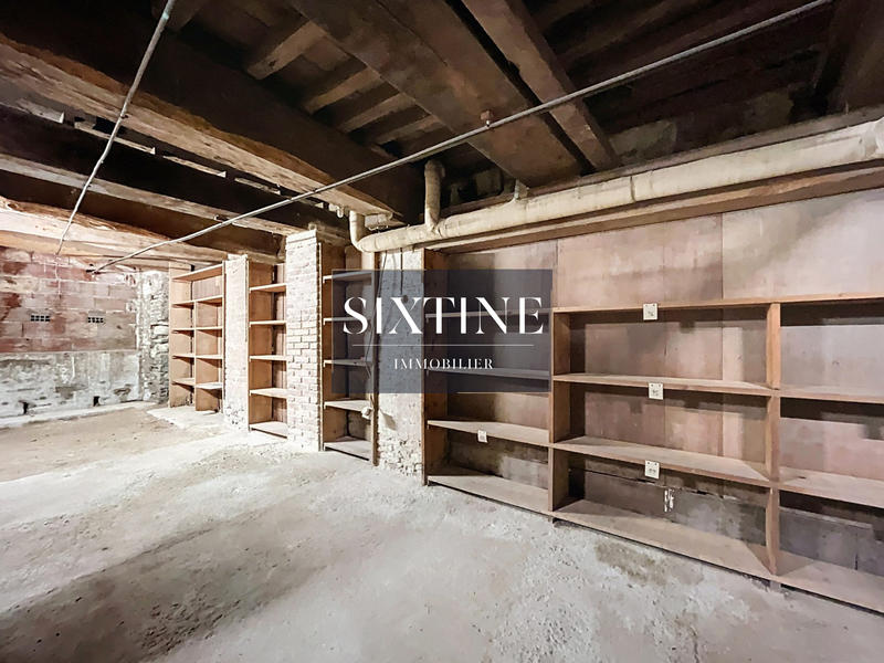 Maison - 312 m² - 9 pièces