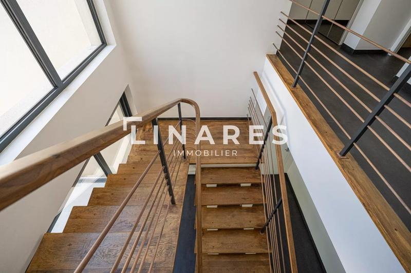 Villa - 349 m² - 8 pièces