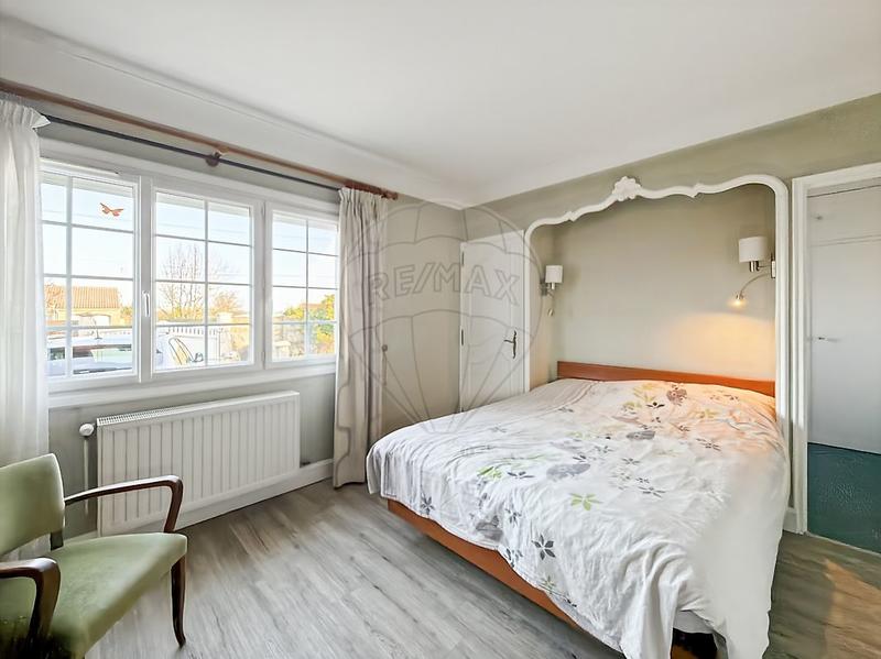 Maison bourgeoise - 211 m² - 4 pièces