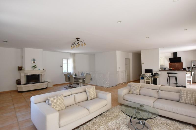 Villa - 248 m² - 8 pièces