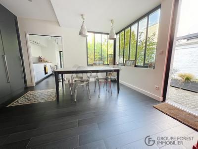 Maison - 163 m² - 8 pièces