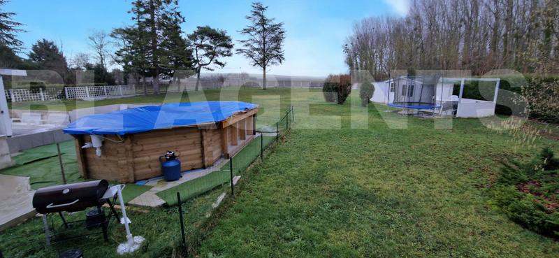 Propriété - 244 m² - 10 pièces