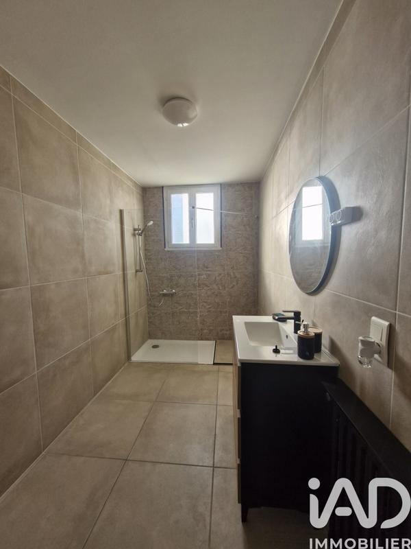 Maison - 230 m² - 6 pièces