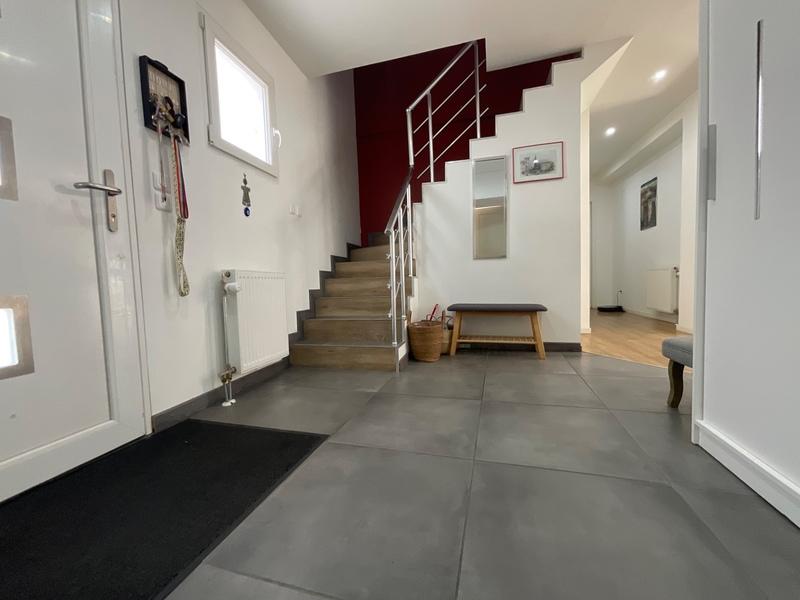 Maison - 175 m² - 7 pièces