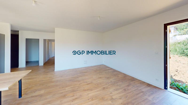 Maison - 96 m² - 4 pièces