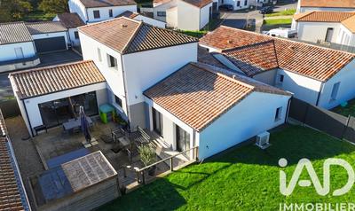 Maison - 145 m² - 5 pièces