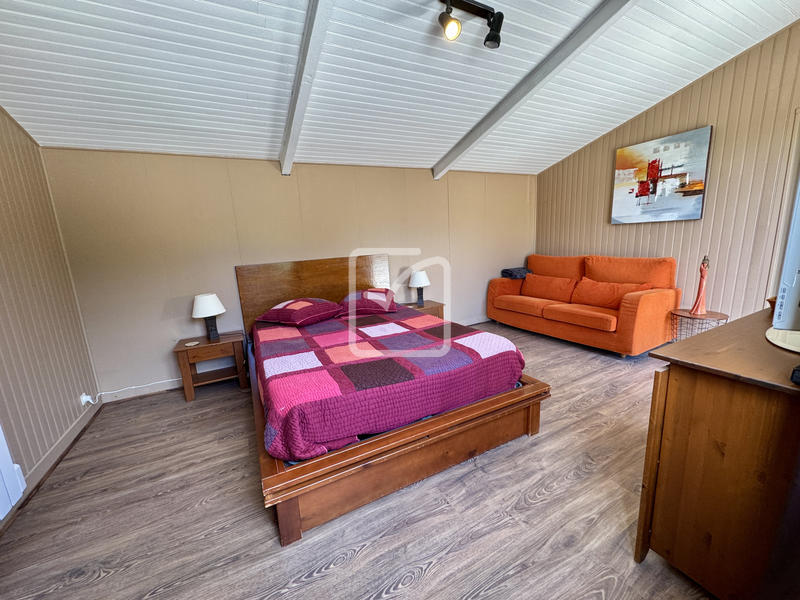 Maison - 230 m² - 12 pièces