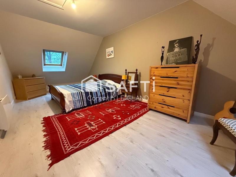 Maison - 230 m² - 8 pièces