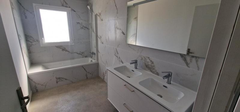 Maison - 99 m² - 5 pièces