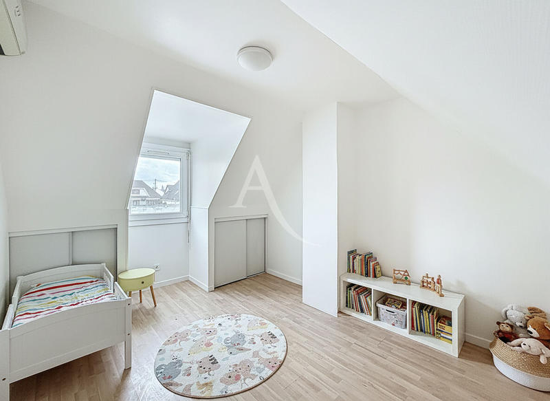 Maison - 92 m² - 5 pièces