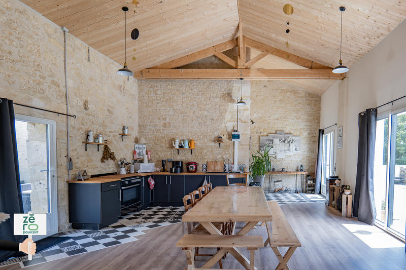 Maison - 215 m² - 7 pièces