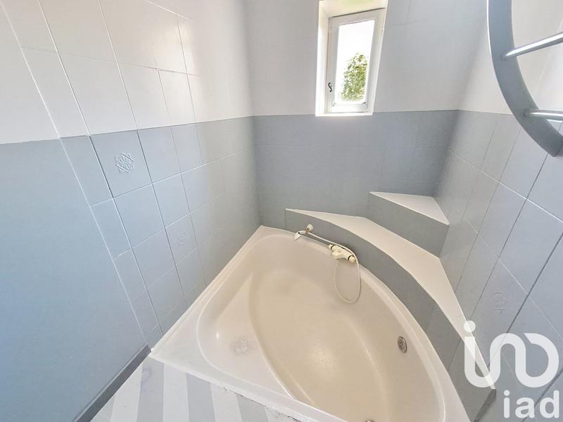 Maison - 215 m² - 8 pièces